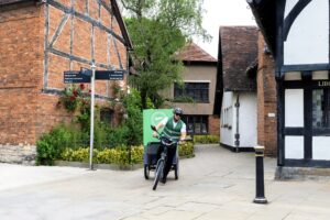 Pashley ALECS tilting e-cargo bike cornering