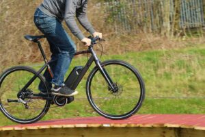 Raleigh Strada E - riding 1.jpg