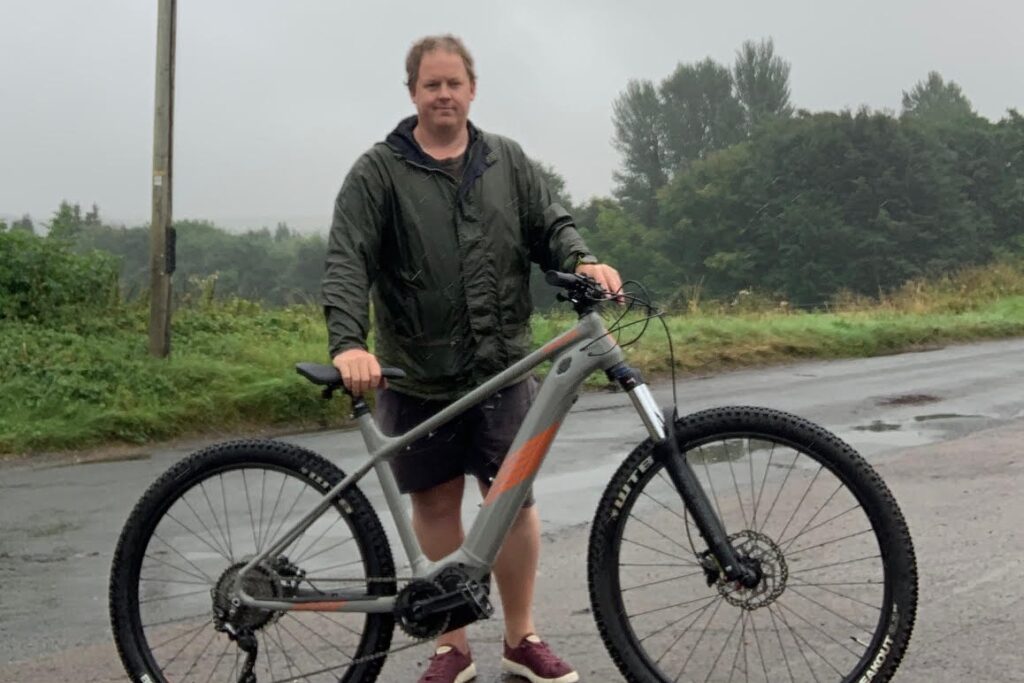 Simon Clark with his Cannondale Trail Neo S2