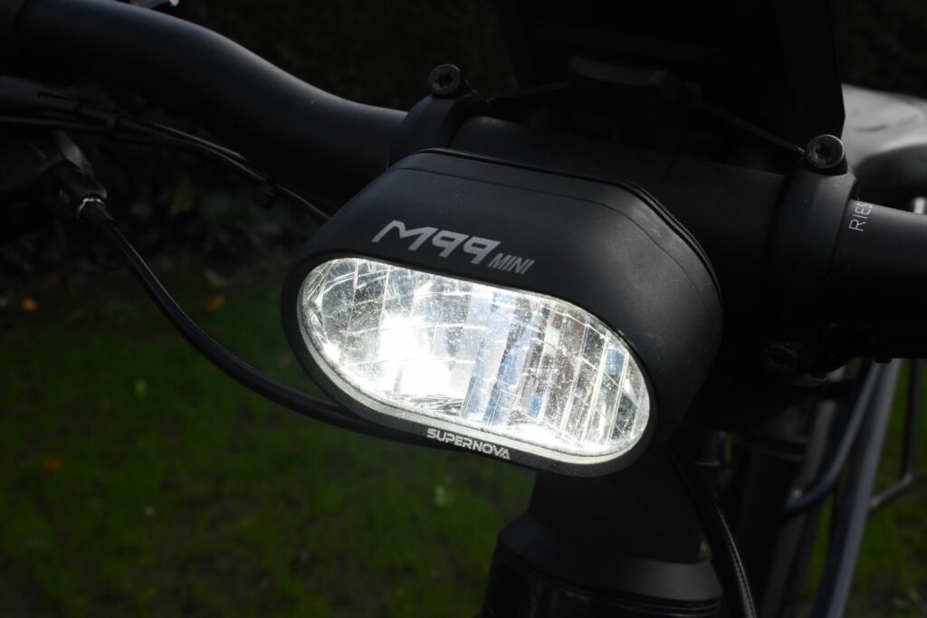 Supernova front light with full beam function