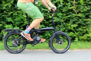 Tern Elektron - riding 2.jpg