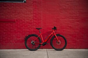 Trek Super Commuter+ lifestyle 1.jpg