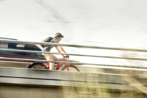 Trek Super Commuter+ lifestyle 3.jpg