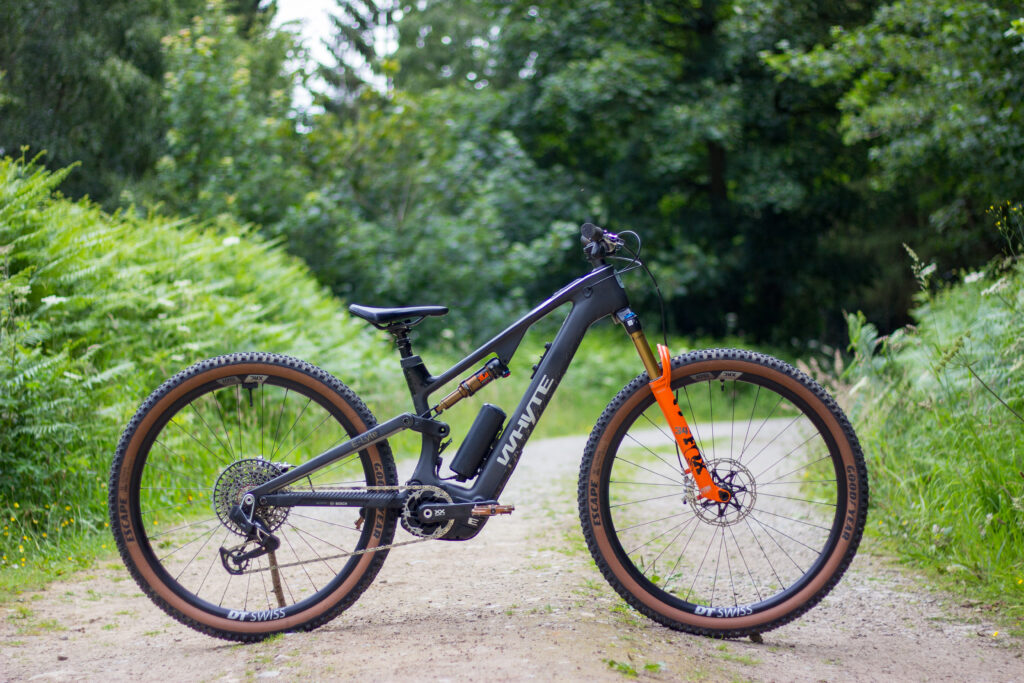 Whyte ELyte 140 Works side on