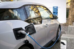 bmw-i3-electric-car-licensed-cc-2.0-karlis-dambris-flickr.jpg