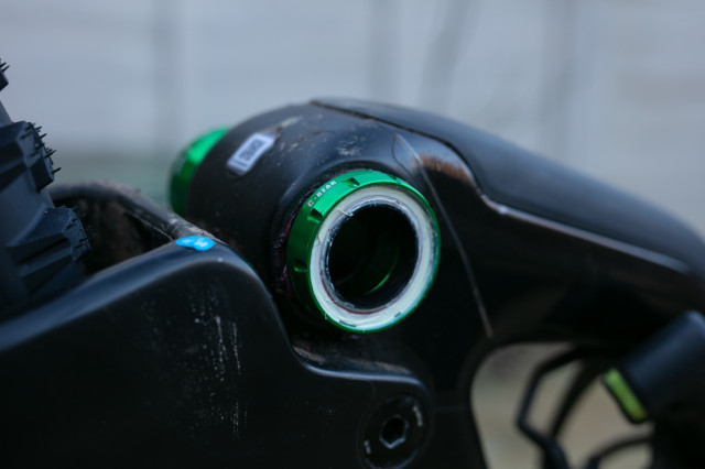 025 cbear bottom bracket grease.jpg