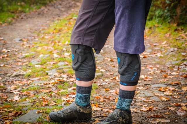 2020 7iDP Project Knee pads-2.jpg