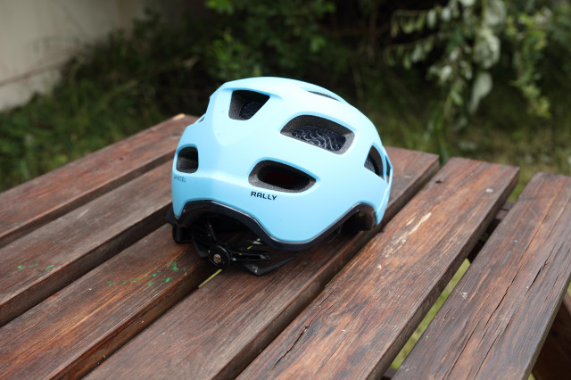 2020 Bontrager Rally WaveCel back.jpg