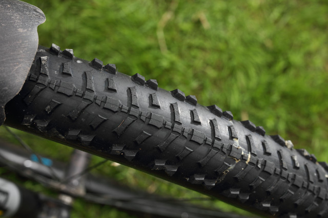 2020 Hutchinson Skeleton Racing Lab Hardskin tread angle.jpg