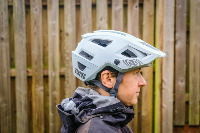 2020 IXS Trigger AM helmet-4.jpg