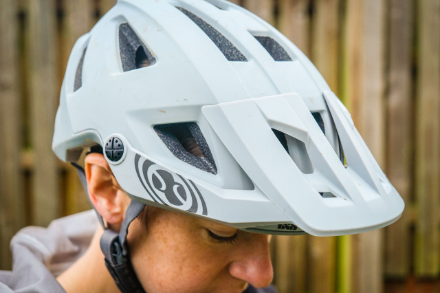 2020 IXS Trigger AM helmet-7.jpg