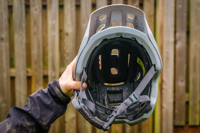 2020 IXS Trigger AM helmet-9.jpg