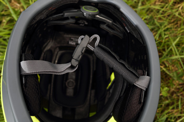 2020 IXS Trigger FF fidlock.jpg