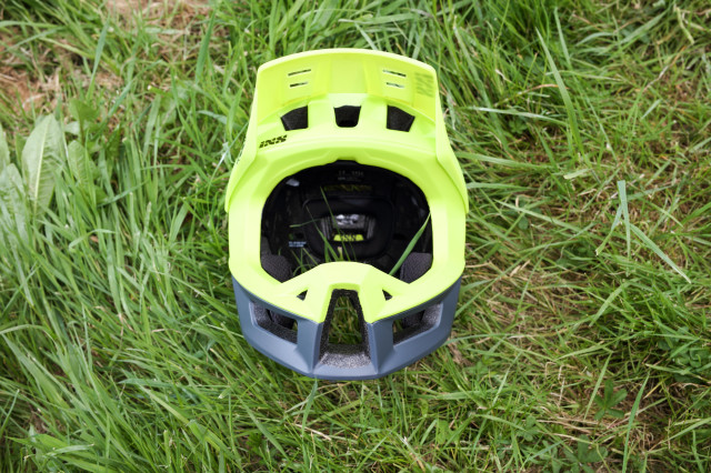 2020 IXS Trigger FF front.jpg