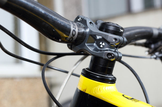 2020 Nukeproof Horizon stem back.jpg