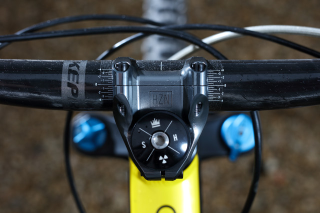 2020 Nukeproof Horizon stem top.jpg