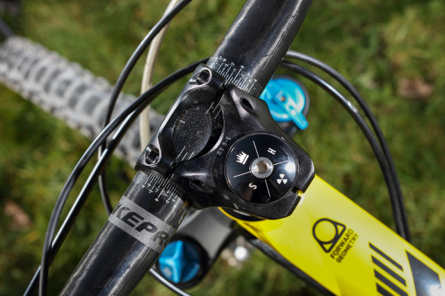 2020 Nukeproof Neutron stem top.jpg