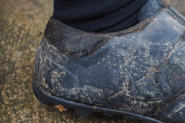 2020 Shimano ME 5 Trail shoe review detail scuff.JPG
