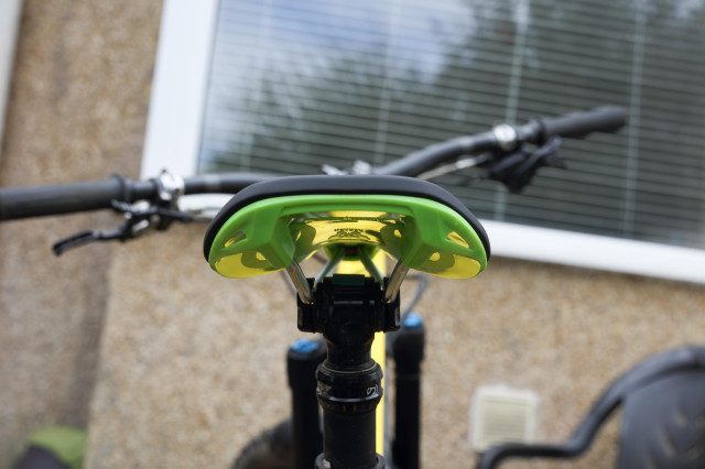 2020 Spank Oozy 220 rear.jpg