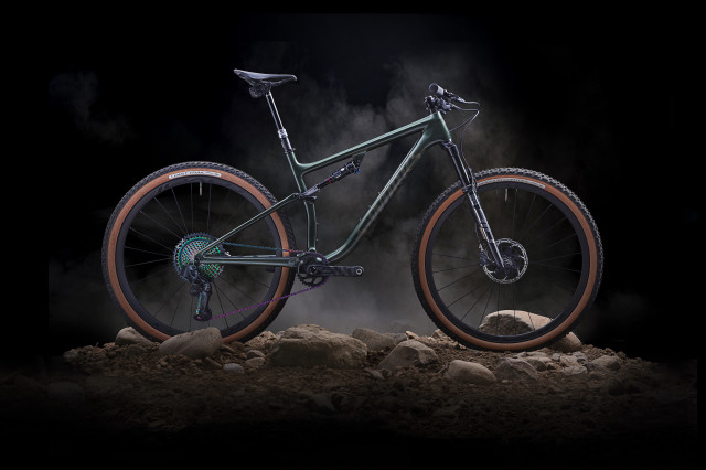 2020 Specialized Epic Evo Hero 2.jpg