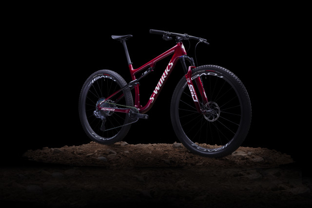 2020 Specialized Epic hero.jpg