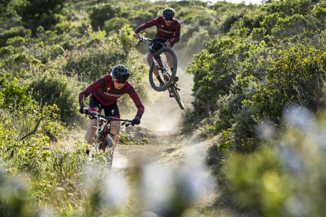2020 Specialized Epic jump.jpg