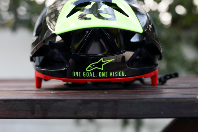 2020 alpinestars vector tech mips front.jpg