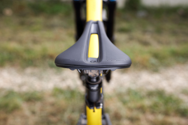 2020 bontrager verse elite rear.jpg