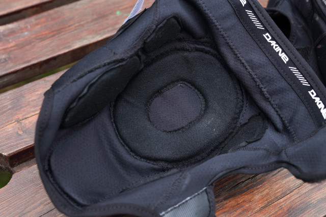 2020 dakine anthem inside.jpg