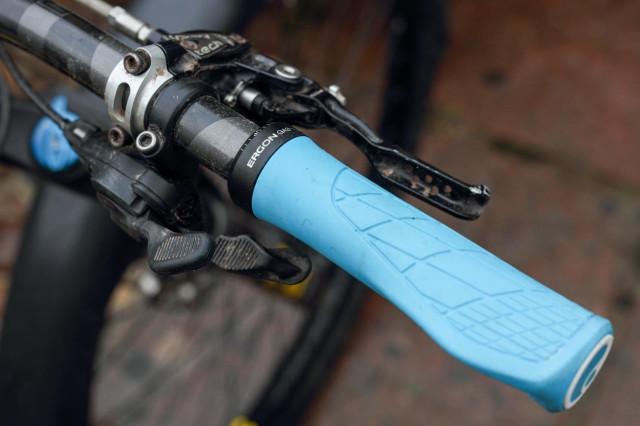 2020 ergon ga3 collar.jpg
