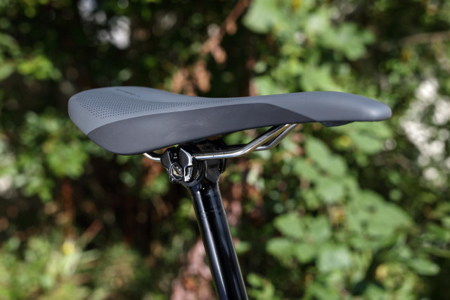 2020 giant romero sl side.jpg