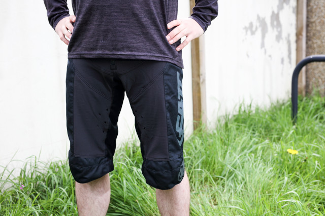 2020 leatt dbx 4.0 short.jpg