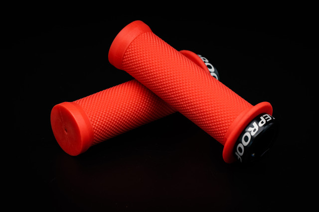 2020 nukeproof urchin grips.jpg