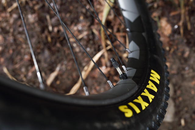 2020 shimano deore xt m8120 wheels graphic.jpg