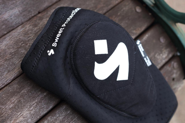 2020 sweet protection knee guards logo.jpg