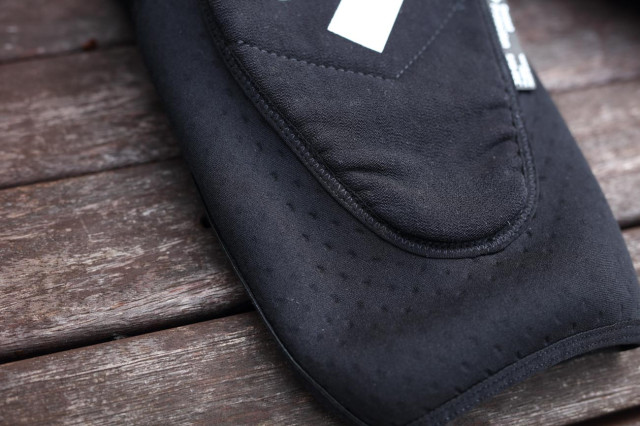2020 sweet protection knee guards perforation.jpg