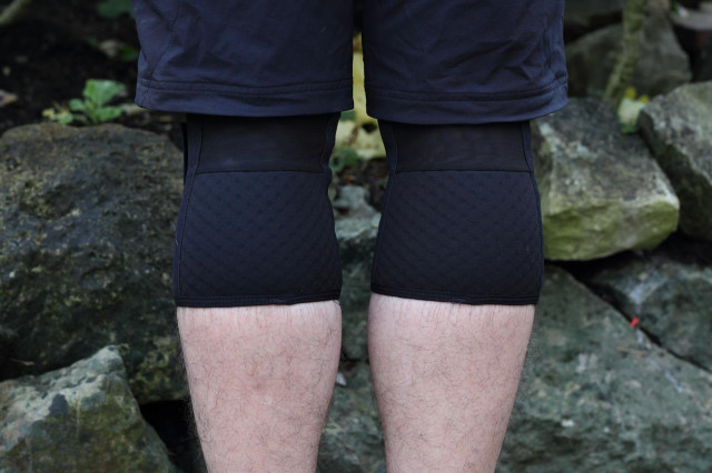 2020 sweet protection knee guards rear.jpg