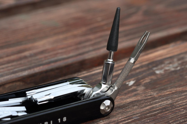 2020 topeak tubi 18 tubeless tools.jpg