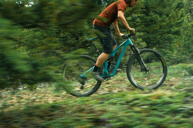 2020 yeti sb115 climb.jpg