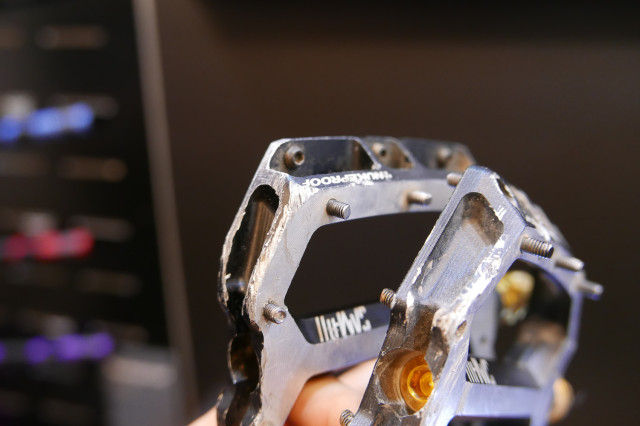 2020-Nukeproof-Horizon-2-flat-pedals-101.jpg
