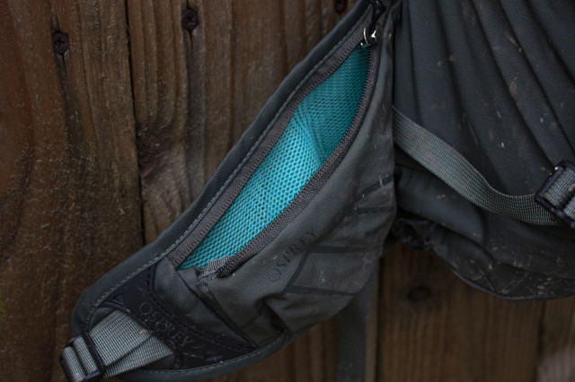2020-Osprey-Raptor-14-litre-hip-pocket.jpg