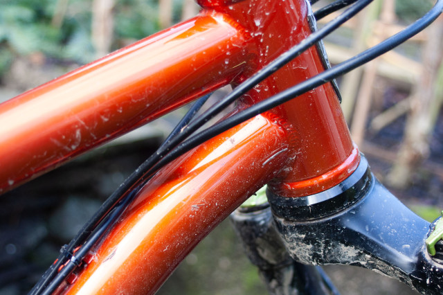Clean head tube area - no gusset.