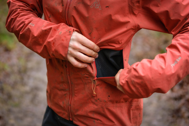 2021 7Mesh Copilot jacket womens-4.jpg