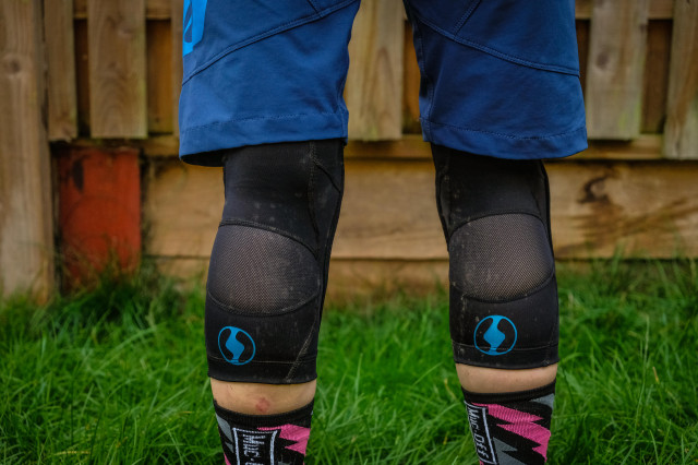 2021 Bliss Minamalist ARG Vertical Extended Knee Pad-3.jpg