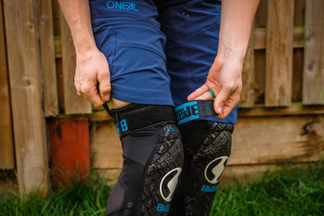 2021 Bliss Minamalist ARG Vertical Extended Knee Pad-5.jpg
