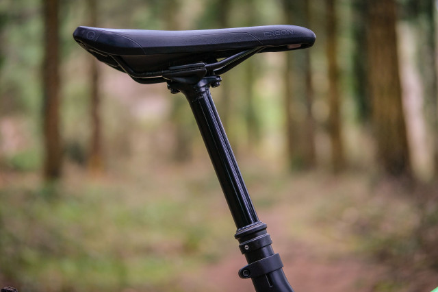 2021 Canyon Spectral 29 CF 8 dropper post-19.jpg