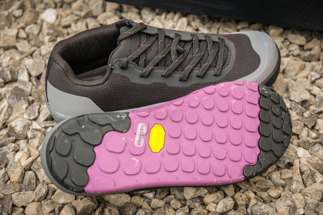 2021 Fizik Versor  Flat and Clip shoes -10.jpg