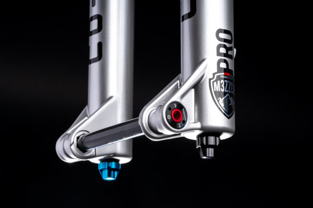 2021 Manitou Mezzer Pro Sterling Edition bottom.jpg