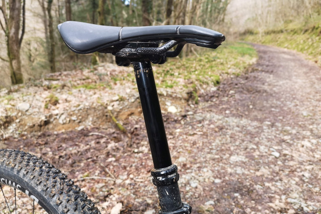 2021 Merida Ninety-Six RC9000-seatpost.jpg