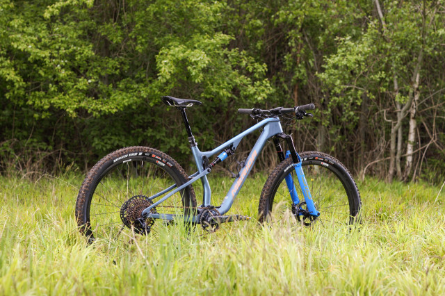 2021 Merida Ninety-six 8000 3q rear.jpg